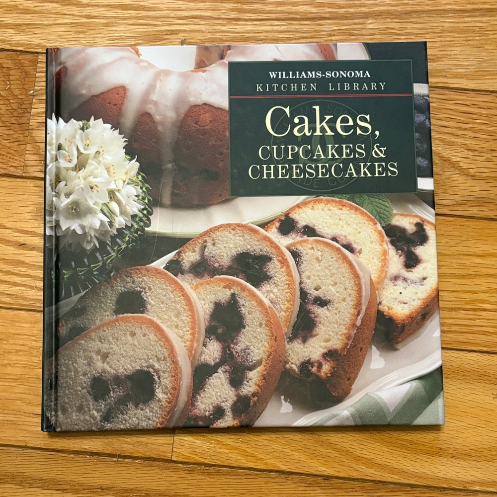Williams-Sonoma Cakes, Cupcakes & Cheesecakes Book 1995 Hardcover